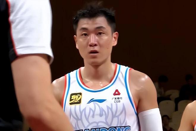 深圳 球员评价：2人满分5人及格3人爱游戏app山东121-118战胜(图1)